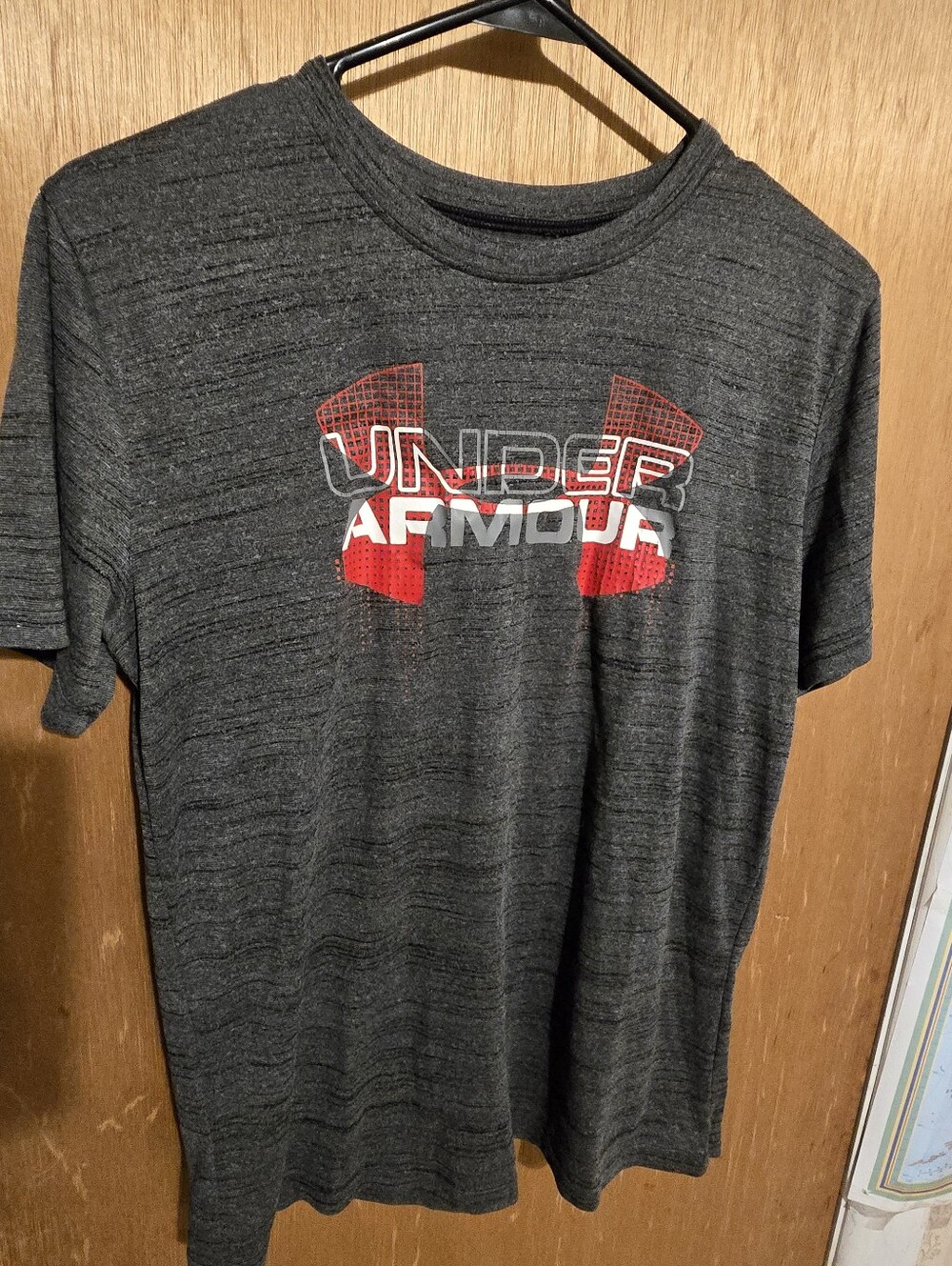 Under Armour Shirt - Youth XL
